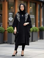 مانتو پانچ گلدوزی با جنس کرپ حریر جت بلک اورسایز (0408)