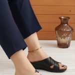 دمپایی و صندل زنانه clarks با لژ 5 سانت و زیره پیو