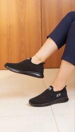 ونس جورابی اسکیچرز زنان مناسب پیاده روی