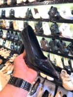 ​کفش پاشنه دار زنانه چرم ورنی طرح ریلی مشکی مدل هدیه