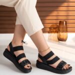 صندل طبی و لژدار زنانه رنگ مشکی جلو کشی با رویه چرم و زیره پیو تزریق