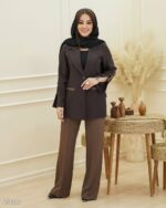 کت و شلوار زنانه یقه انگلیسی مدل صدرا با جنس بزیاق و قد 75 - تصویر 2